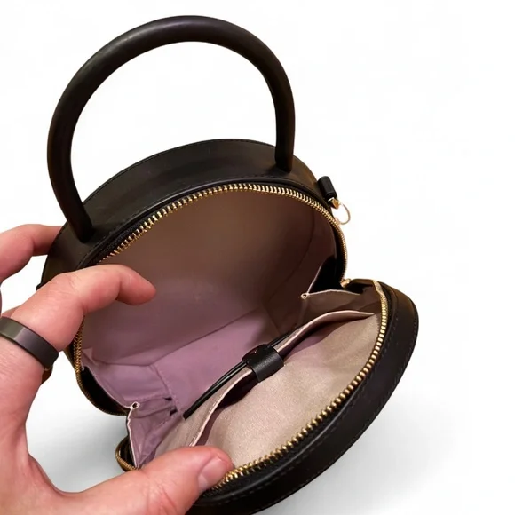 Kate Spade - Like New - Andi Black Leather Canteen Handbag w crossbody strap - Picture 6 of 10